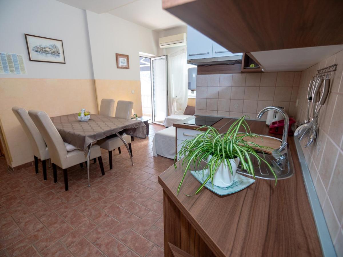 Apartmani Baja Lopar Eksteriør bilde